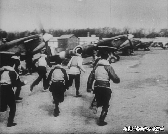 德军改变空袭目标，导致不列颠空战失败，因为