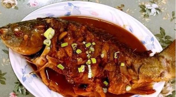 最简单的家常菜炖鱼 6b70065e517c4f5291dd4bc4be51d9cc.jpeg