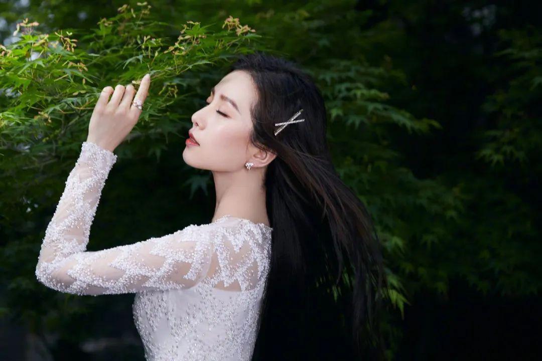 最美不过黑长直 刘诗诗和杨幂都抢着"入坑!