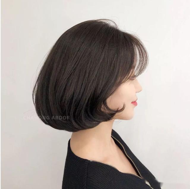 怎么样自己剪头发有层次 846b44b1357b46cbbd53c1eaf1a7b883.jpeg