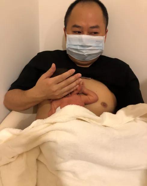 袋鼠@养育新生宝宝安琪儿新生儿护理——化身袋鼠爸妈