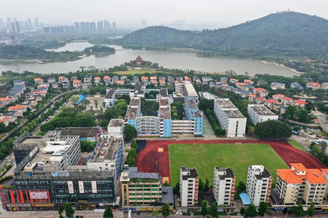 顺德区罗定邦中学