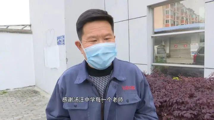 校方介绍,这两年汤汪中学有35名学生被扬中等四星级高中录取,每年四