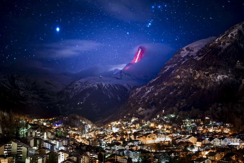 震撼一幕！瑞士疫情過拐點，五星紅旗「印」上馬特洪峰 國際 第5張