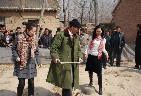 为什么要逃离底层?朱之文的血泪教训