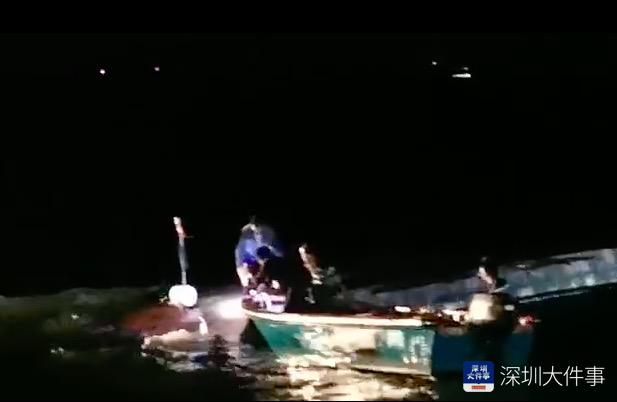 深中通道施工水域附近货船和渔船相撞,2人落水