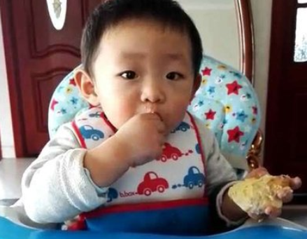 「脾胃」带娃谨记少给孩子吃4物，毁娃脾胃不说，还积食不长个谷雨之后