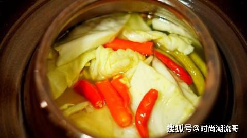 泡菜的家常做法,只要"水"用对了,泡菜水不生花,吃一年