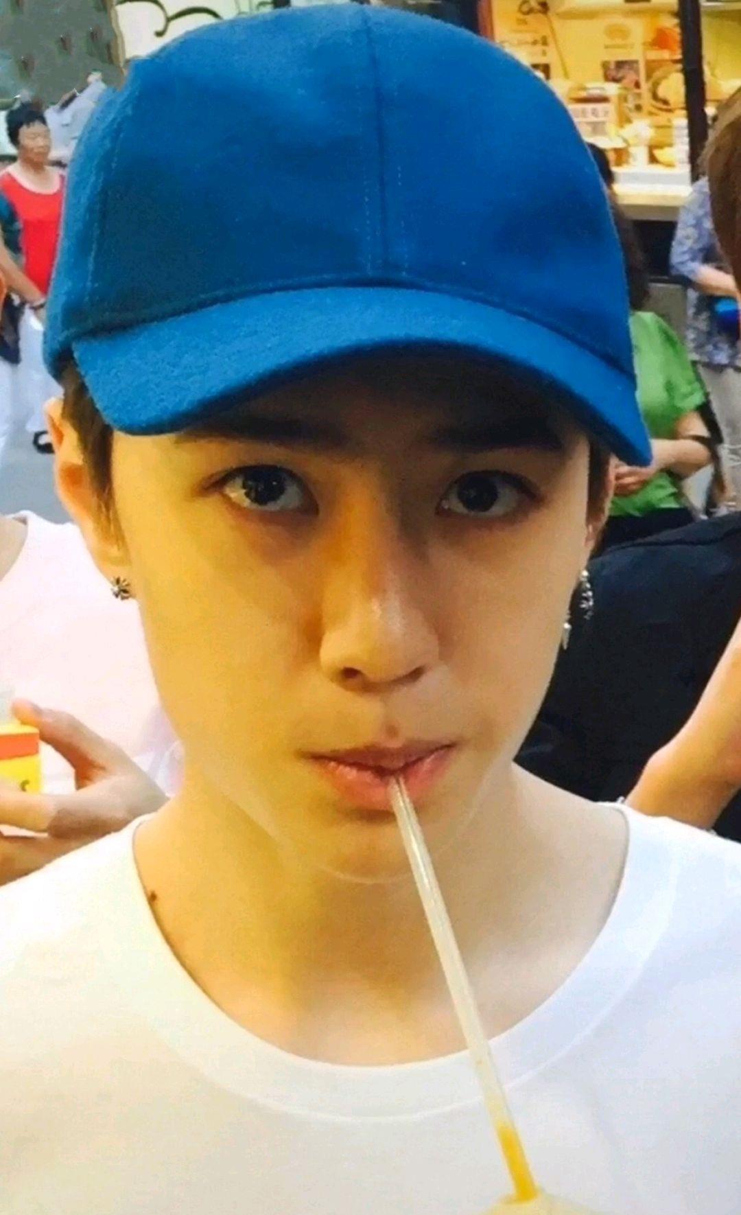 王一博的女友视角现实做不到咱们还可以想想