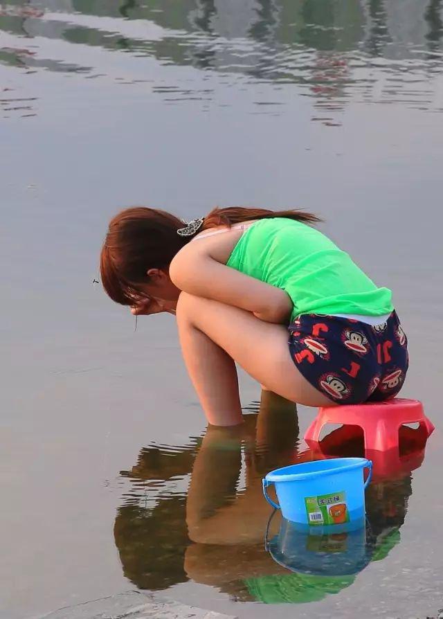 女人是水,垂钓是草,水没了草便也是死水晃漾