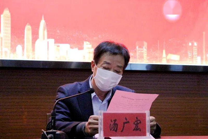 汤广宏在致辞中结合磊达创业发展和个人艰辛奋斗史,启发同学们企业的