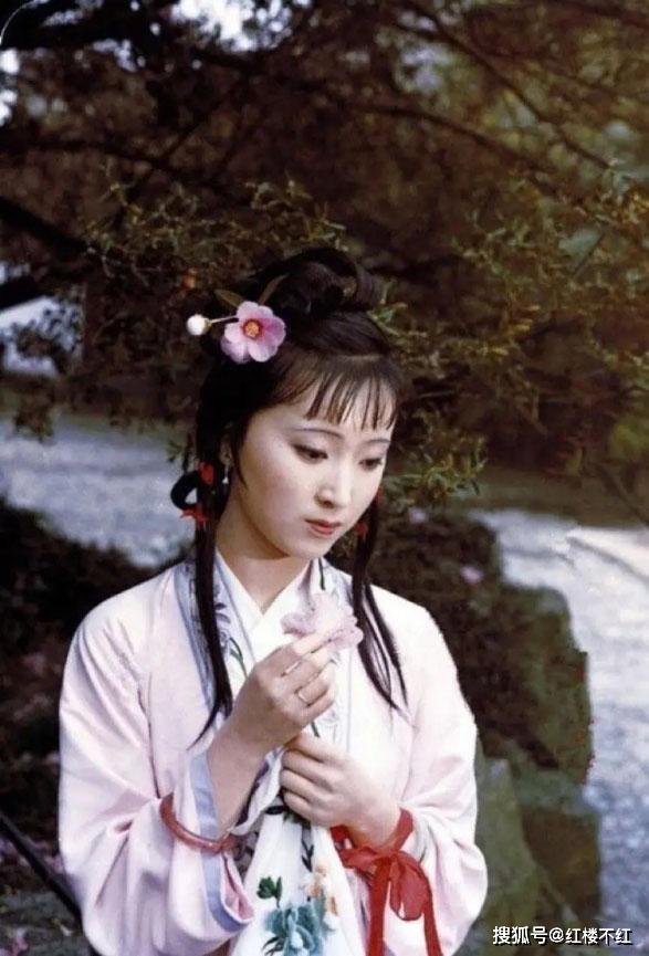 超越平台手机版_林黛玉进贾府,只说了七句话,却句句精准,细致到了骨子