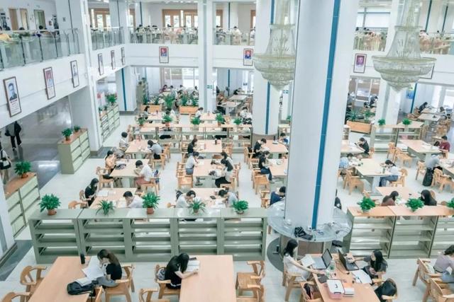 来袭■热度!专插本近三年报考人数来袭!哪所大学最热门?