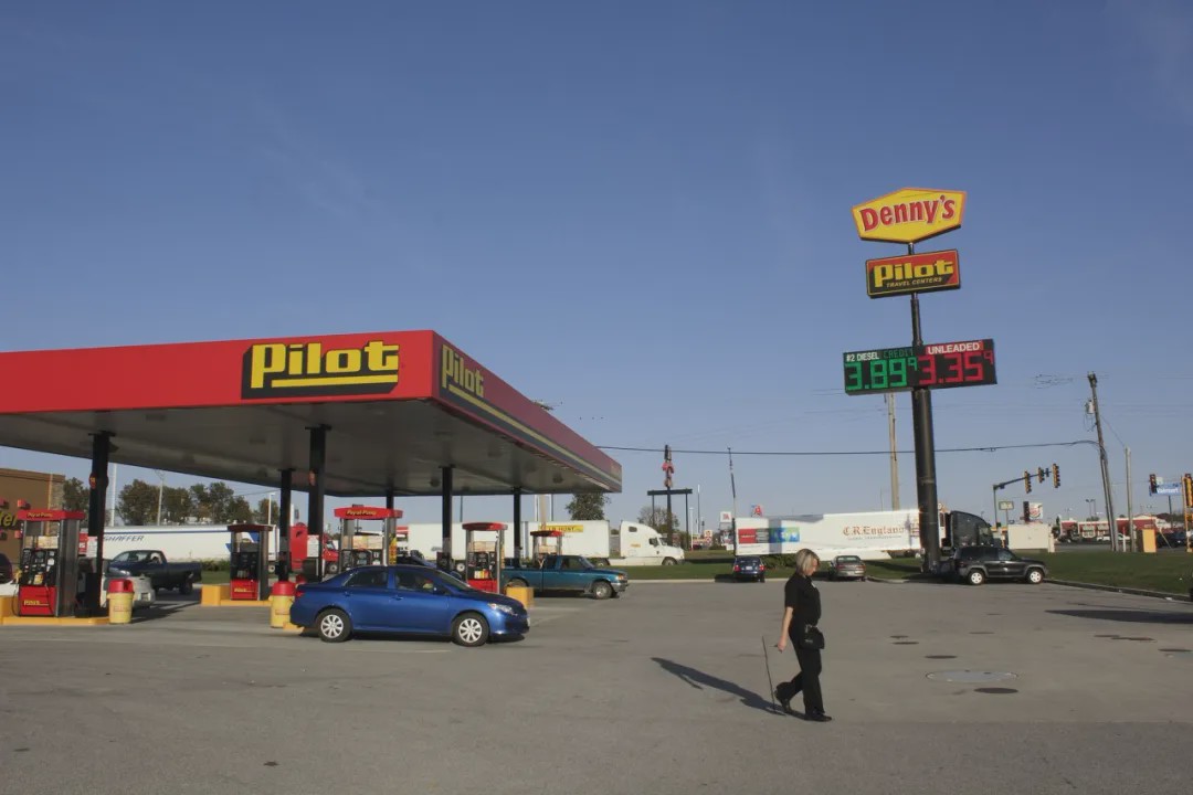 现在该担心的是，世界石油体系崩溃的政治后果