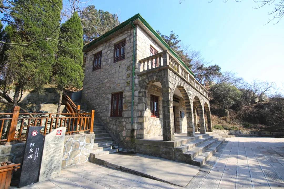中国四大避暑圣地之一鸡公山万国别墅群