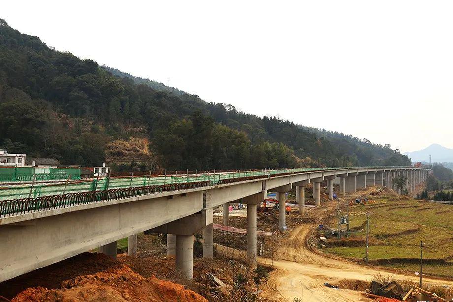 哪个省的高速公路风景好 694627c9c8e04c25905cd70da23aa8f3.jpeg