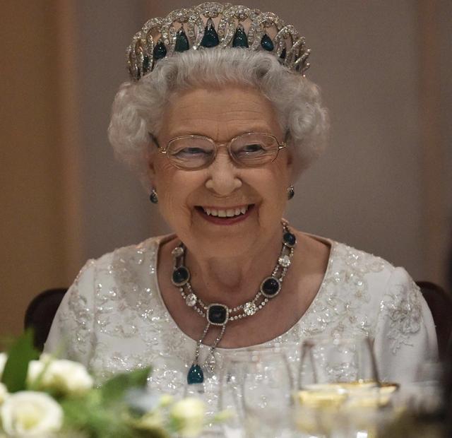 识大体 94岁英女王生日拒绝放炮庆祝 彩虹奶奶名号不是白叫的 活动