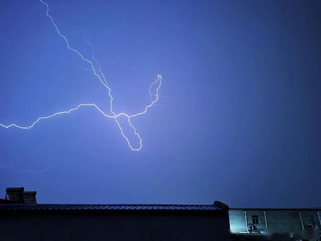 什么时候天气会转暖 75370bc58532400ba84dc29f4e1252f2.jpeg