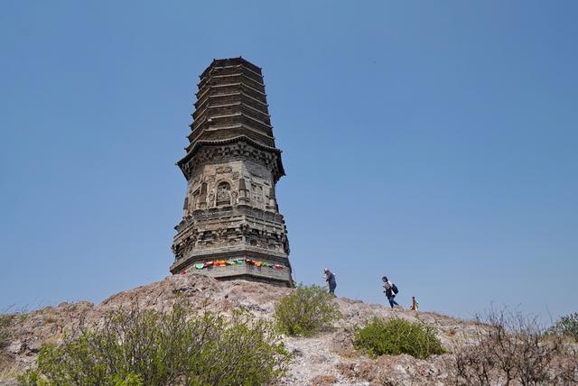 原创游十家子塔山塔阜新最早的古塔屹立千年不倒为什么却被屈尊