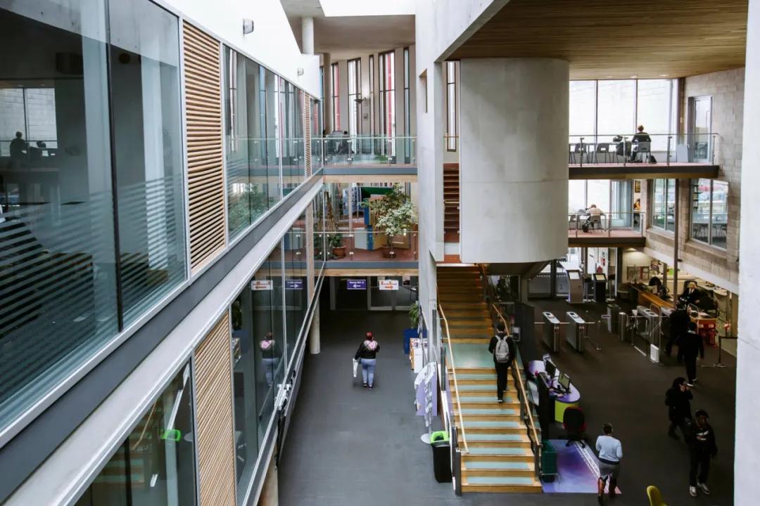 朴茨茅斯大学毕业生就业前景专项排名稳居英国大学第14位