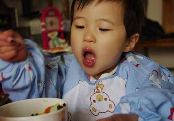 「孩子」3种饮品别碰，早就上了黑名单，难怪娃生病儿科医生：谷雨后