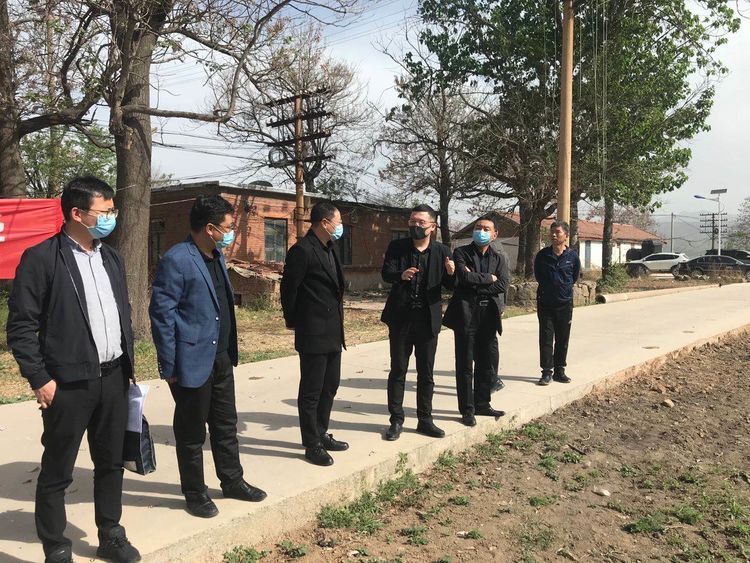 会兴街道调研沿黄铁路文化公园项目建设情况,人大工委主任朱红波陪同