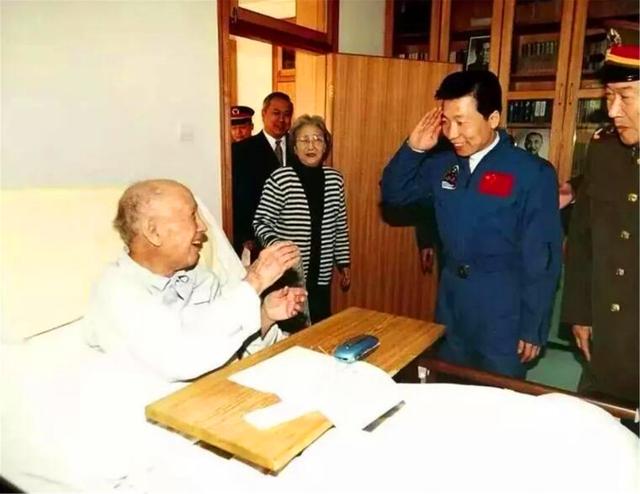 原创钱学森98岁去世,为中国隐藏一种黑科技,世界上曾只有5人会制造