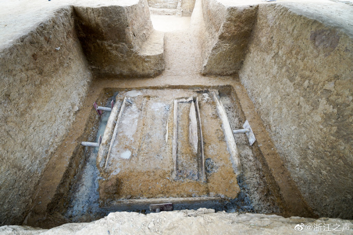 『进行』浙江长兴发现罕见西汉独木棺 将进行省首例实验室考古，