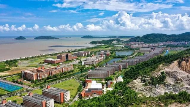 来袭■热度!专插本近三年报考人数来袭!哪所大学最热门?