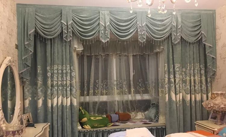 飘窗的窗帘怎么做才显得好看 e56e425303fd4ee696a722c78a328cbb.jpeg