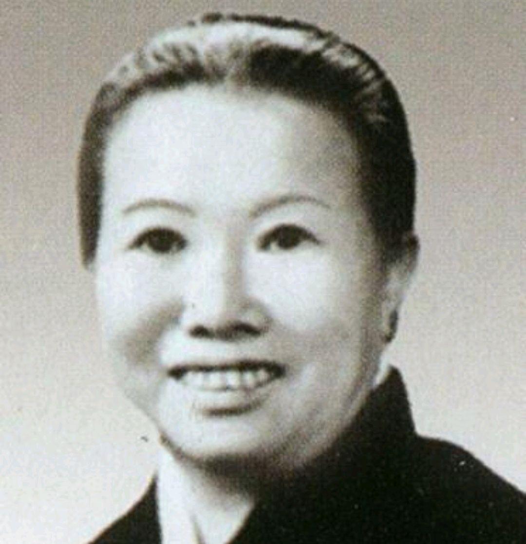 洋顾问李德,1939年返回苏联,留下的两任妻子结局如何?