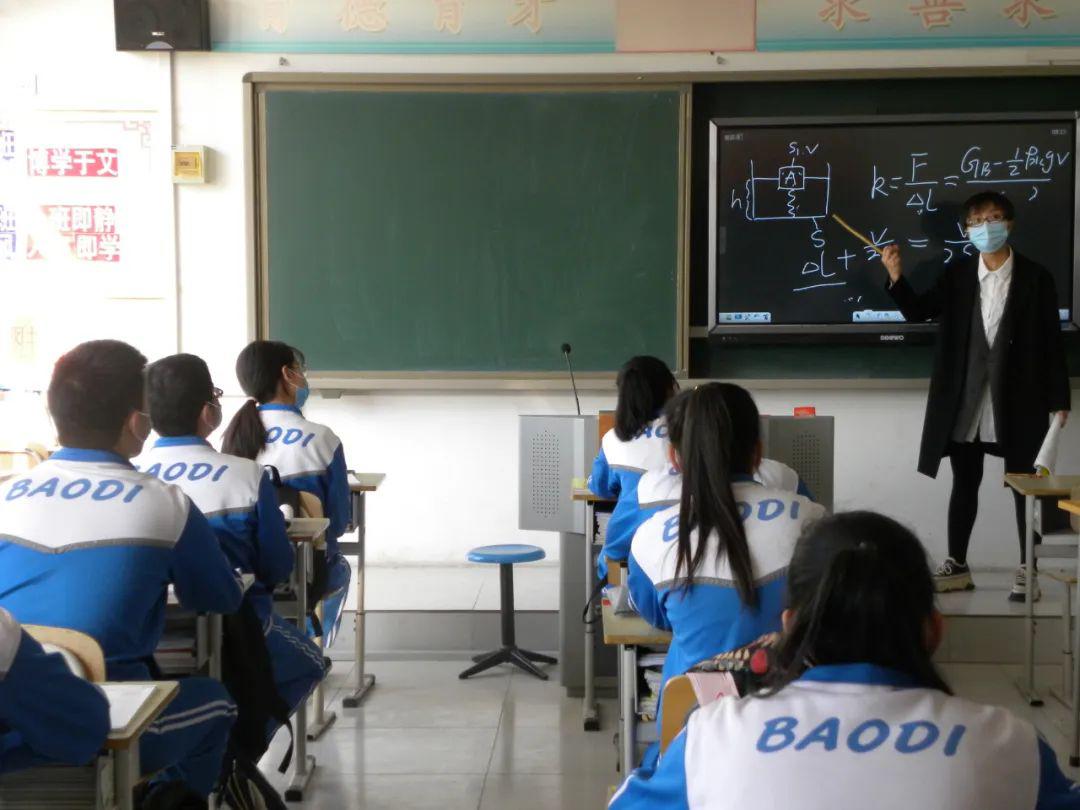 宝坻九中三岔口中学食堂就餐是这样的大钟庄高级中学艺术中学宿舍是