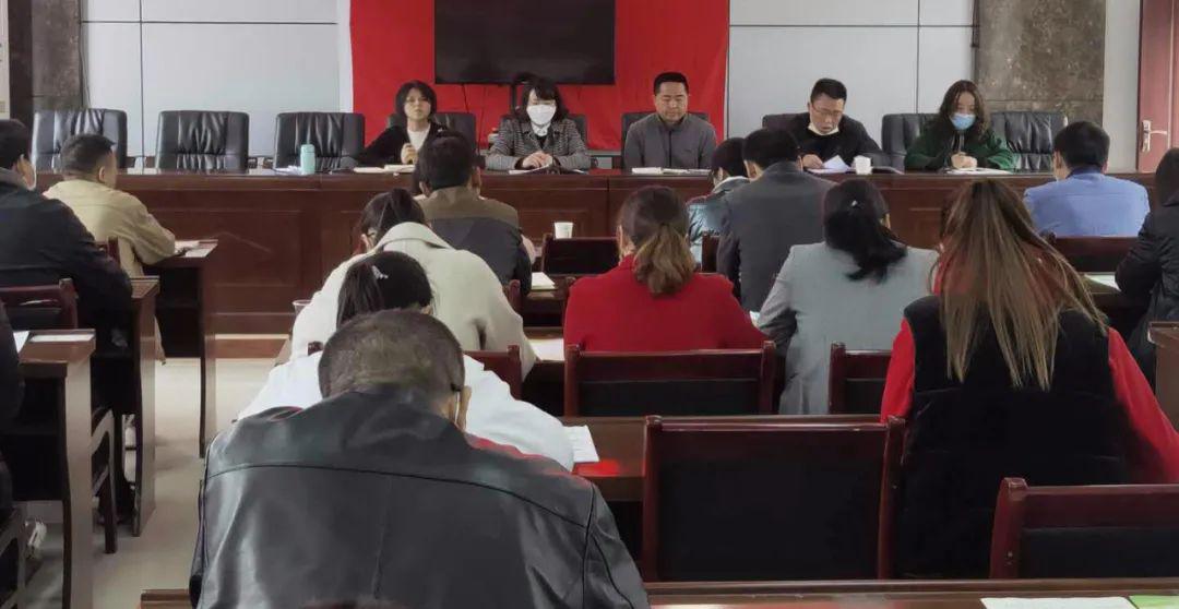 确保贫困人口参加基本_贫困山区的孩子图片(2)