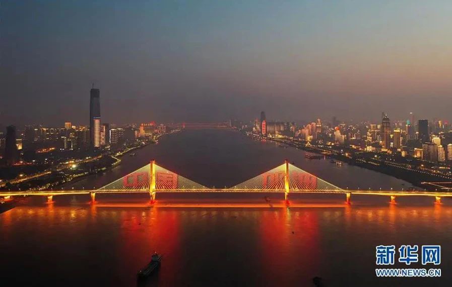 国内哪些地区可以旅游了「有体会过武汉和上海江滩夜景的朋友可以评价一下吗」