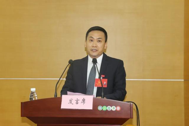 东凤镇第十六届人民代表大会第十次会议召开周浩明当选东凤镇副镇长