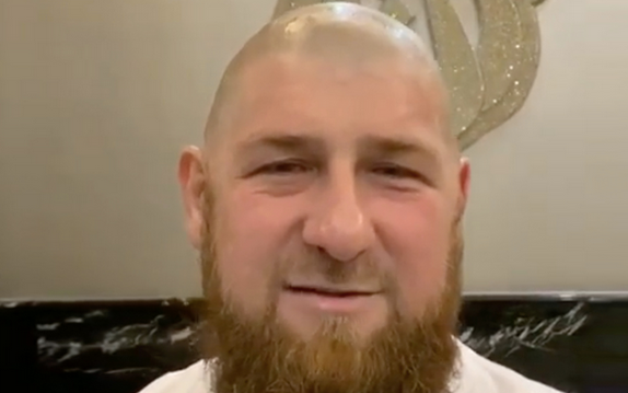 民眾高喊「重開理髮店」，俄車臣共和國總統出招：像我們祖先一樣，剃光頭吧 國際 第1張