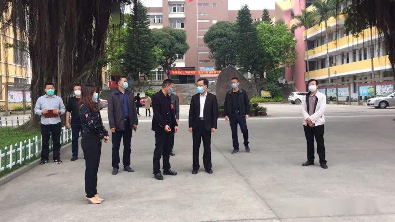 深入基层督查严抓防控复学任飞鹏局长莅临莆田二十四中检查高初三复学