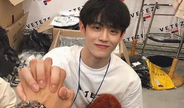 男生什么时候结束青春期 634a5f2314f54a72ad479d65997d2b57.jpeg