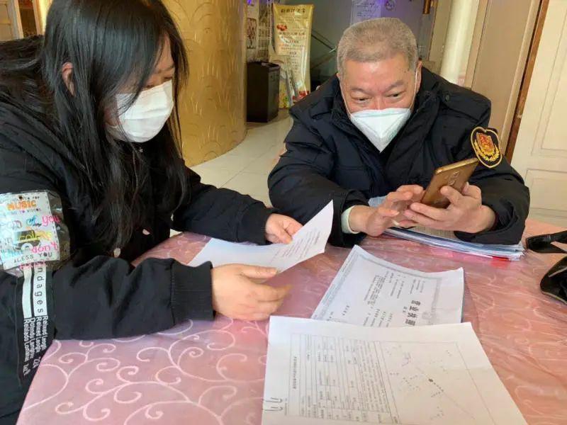 寻找最美公益人 | 守护"空中门户"的老共产党员_魏寿明