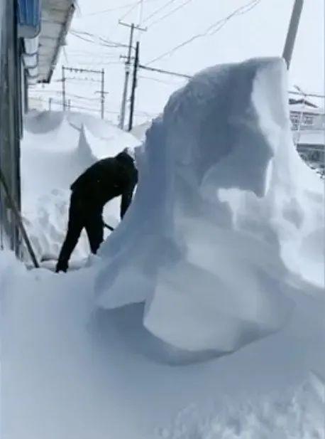 冷04冷04大风霜冻山东4月春风似青龙偃月刀齐齐哈尔暴雪围城出门