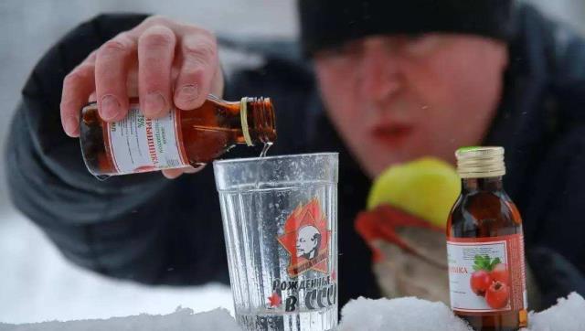 生命之水可以直接喝么 b2baa964d5214188a110844f0b045434.jpeg