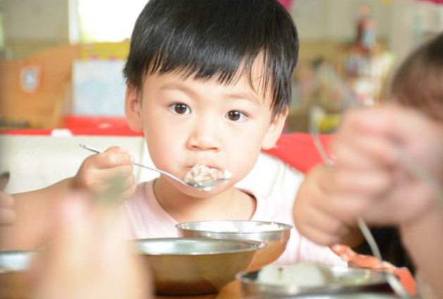 #脾胃#孩子身体好孩子体内有积食？4个表现很明显！每天一杯“它”
