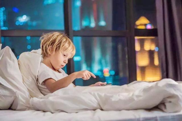 孩子■宝妈发圈叹神奇见过这样的智能耳朵吗？听见爸爸打呼噜自动关闭