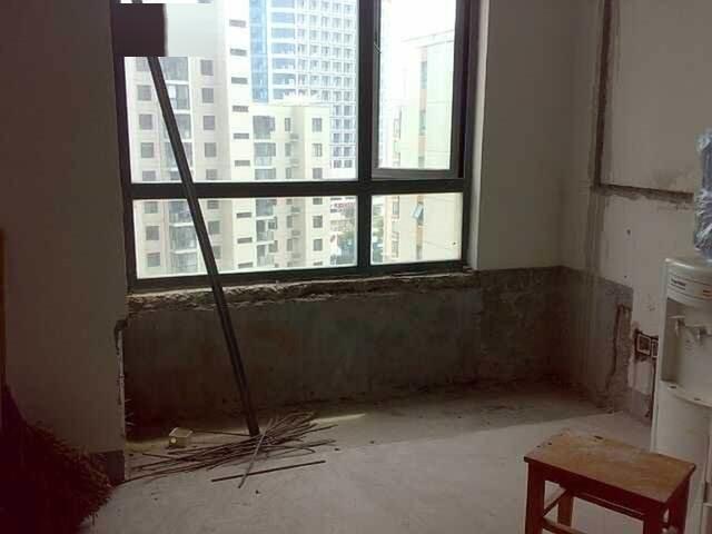 飘窗不能打怎么做书桌 0536f06231524c53a4670481ef6da06d.jpeg