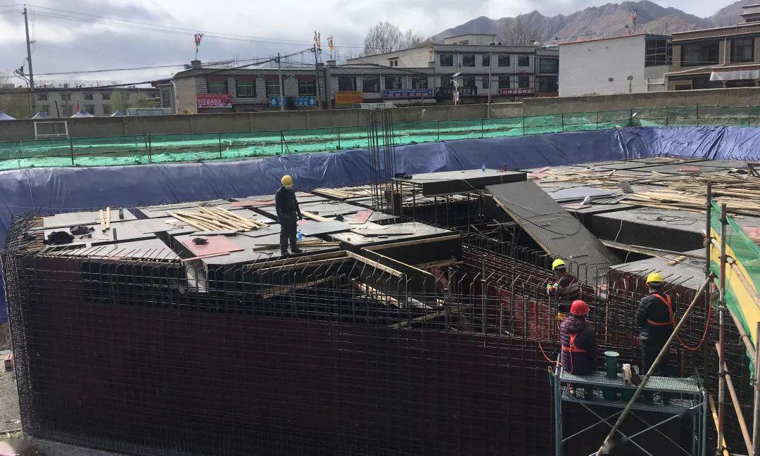 西藏自治区政协副主席王亚蔺调研山西建投三建集团拉萨蔡公堂项目