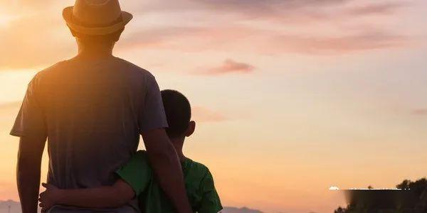 暖心 | 一位美国老父亲发帖：儿子‘好哥们’其实是他男友