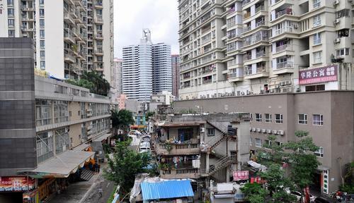 为拆迁款甘做钉子户，不做任何妥协17年不搬，结