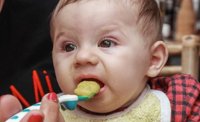一周岁的宝宝怎么吃辅食不便秘