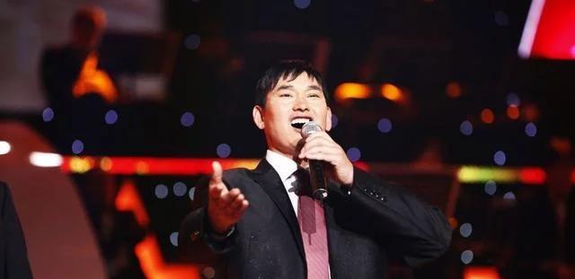 踹大衣哥门被拘留，家人竟指责大衣哥冷血不近