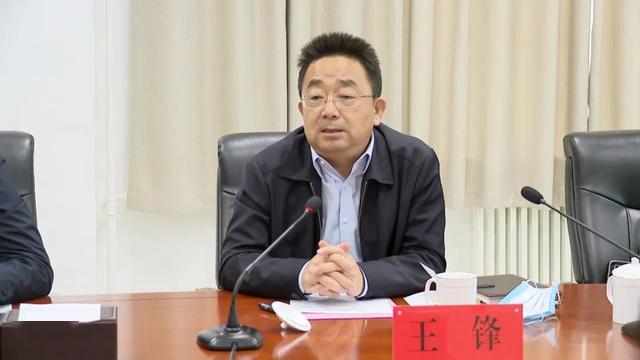 张永霞与甘肃铁投集团董事长王锋就推进兰张三四线铁路武威至张掖段